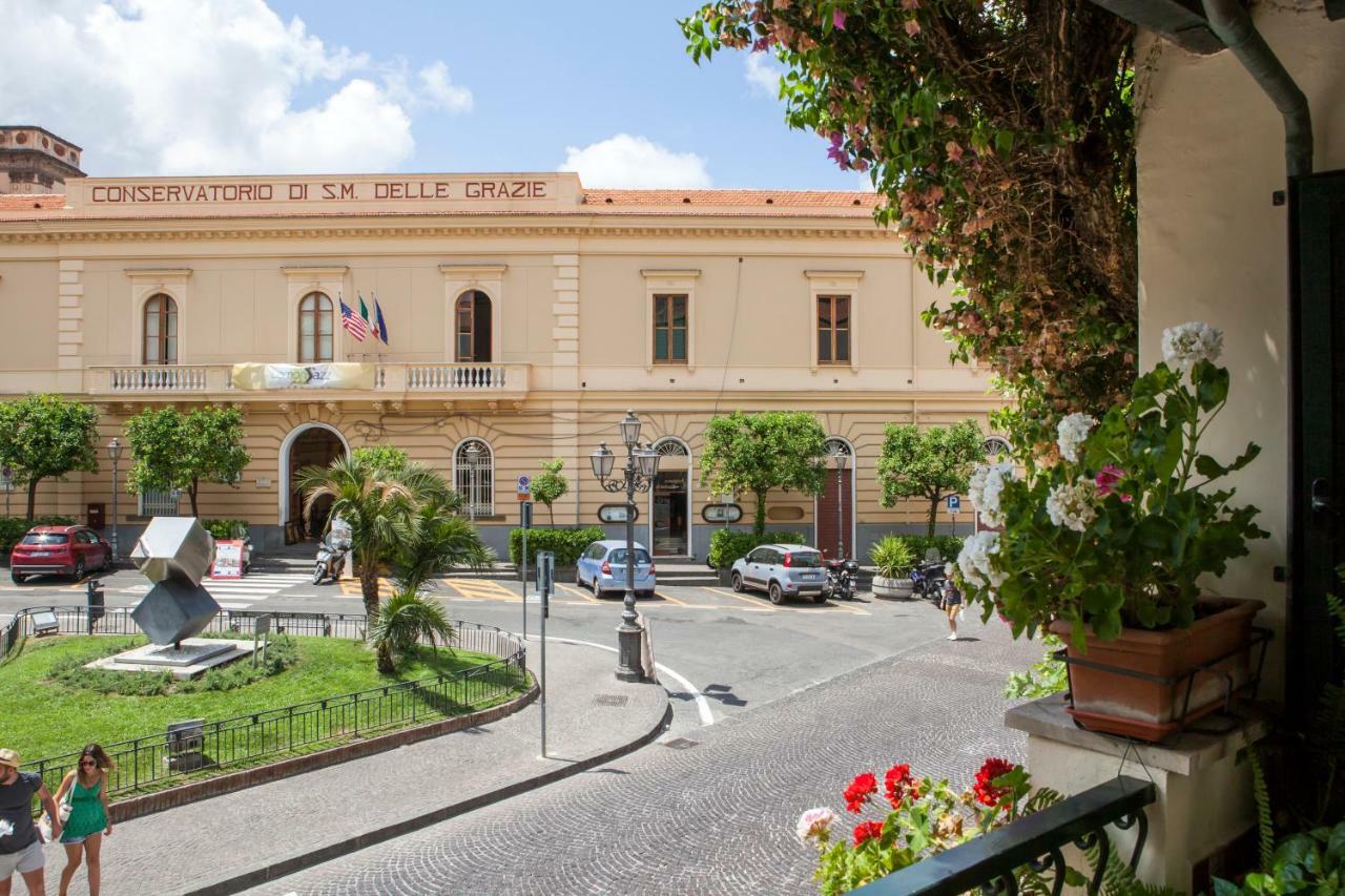 Villa Elisa Holiday Home Sorrento Buitenkant foto